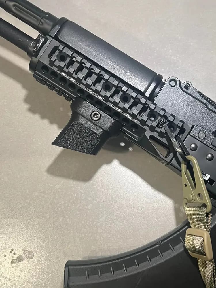 Produktbild för "SHARKFIGHTER" Vertical Grip för Picatinny
