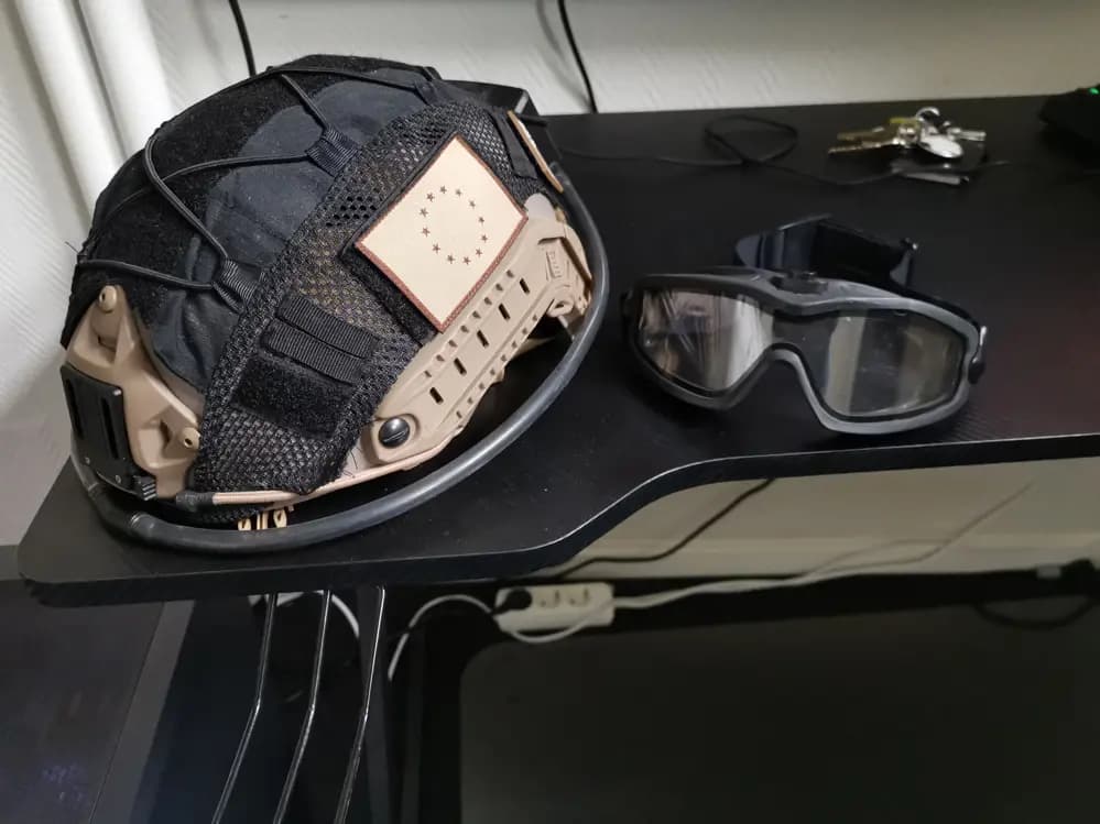 Produktbild för Fast helmet (Reserverad) 