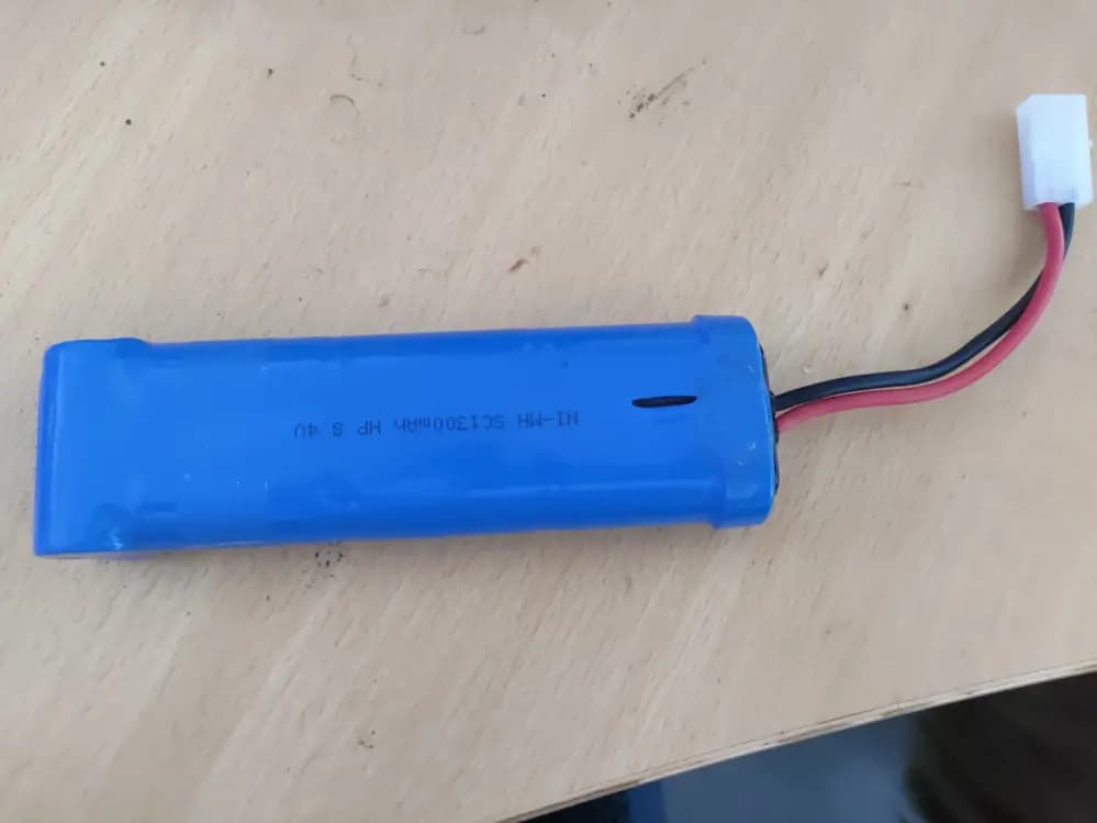 Produktbild för NiMH batteri 1300mAh 8.4v med laddare